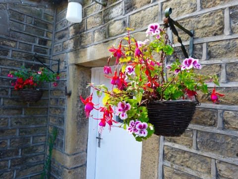 Wood End Cottage House in Calderdale