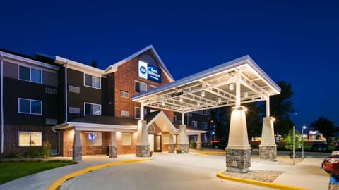 Best Western Harvest Inn & Suites Hotel in Grand Forks