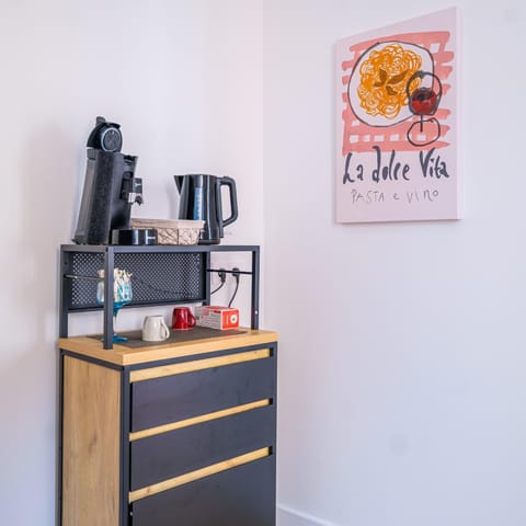 Coffee/tea facilities, kitchen