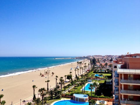 2 bedrooms apartement at Roquetas de Mar 10 m away from the beach with sea view shared pool and furnished terrace Condo in Roquetas de Mar