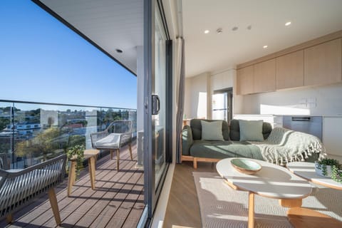 View (from property/room), Balcony/Terrace, Living room