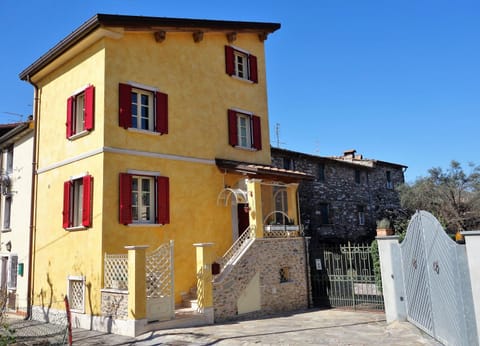 House Versilia Luca E Giada, 5 chilometri da Forte dei Marmi! Casa in Pietrasanta