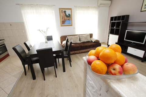 Apartments Dundić Apartamento in Makarska