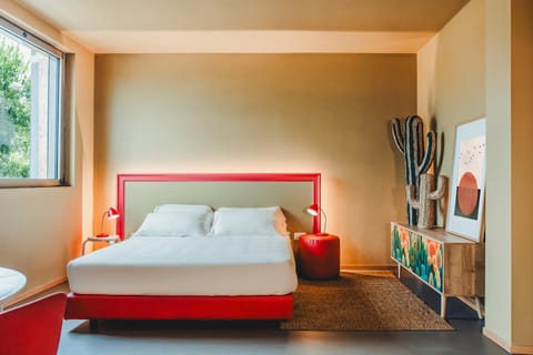 Bed, Bedroom