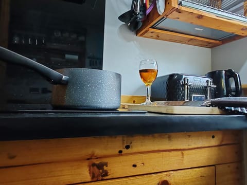 Coffee/tea facilities, Kitchen or kitchenette