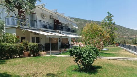 Property building, Garden, View (from property/room), Balcony/Terrace