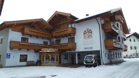 Facade/entrance