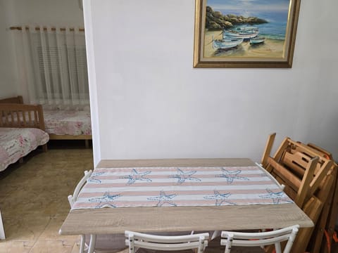 Fiorina gest house Bed and Breakfast in Ksamil