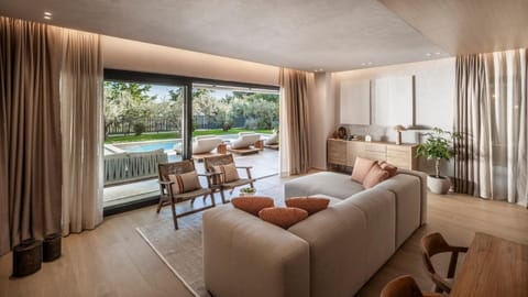 Living room, Seating area