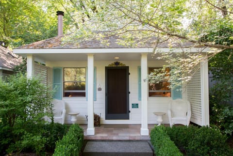 Patio, Facade/entrance