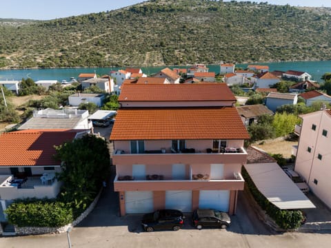 Bird's eye view, Sea view