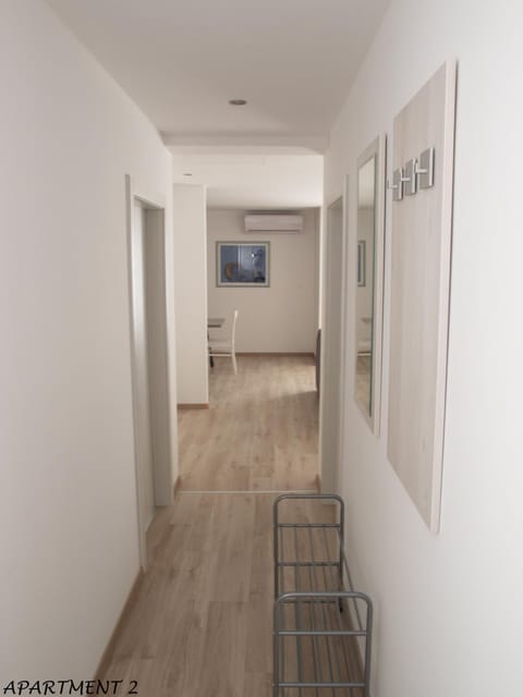 Apartments Luka Condominio in Okrug Gornji