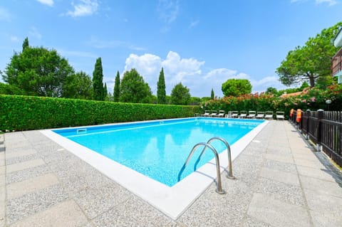 Property building, Day, Garden, Garden view, Pool view, Swimming pool, sunbed