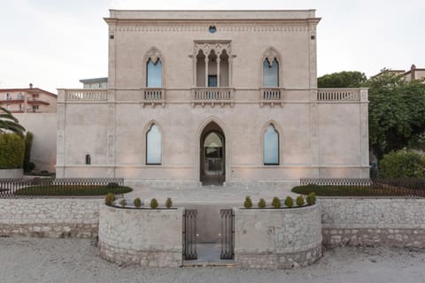 Facade/entrance, Landmark view, Parking