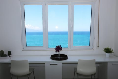 White Residence Luxury Apartments Condo in Sarandë