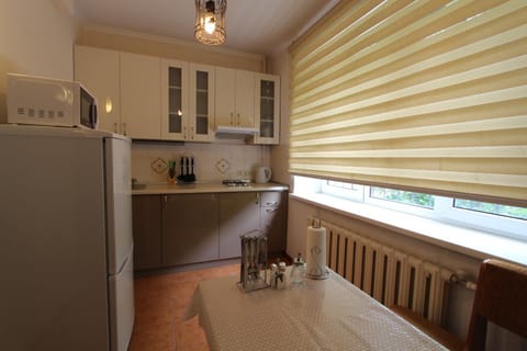 Coffee/tea facilities, Kitchen or kitchenette, Dining area