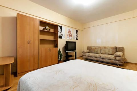 Bed, TV and multimedia, Living room, Photo of the whole room, Bedroom, wardrobe