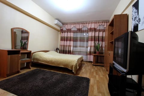 Night, TV and multimedia, Bedroom