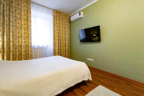 Bed, TV and multimedia, Photo of the whole room, Bedroom, air conditioner