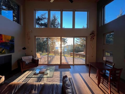 Patio, Natural landscape, Balcony/Terrace, Living room