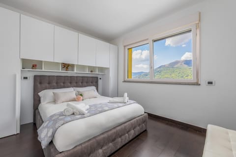Lake & Whispers - Among Lake Como and Switzerland Apartment in Lugano