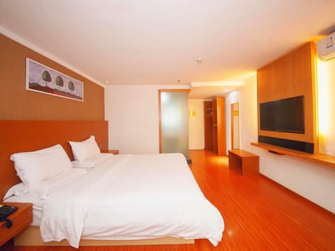 7Days Inn Shenzhen Guomao Metro Station Hotel in Hong Kong