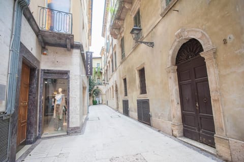 Facade/entrance, Neighbourhood, Street view