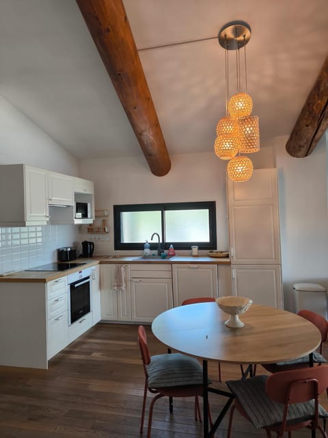 Ma maison aux Angles calme climatisée House in Villeneuve-lès-Avignon