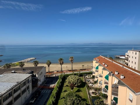 Neighbourhood, Natural landscape, Beach, Sea view