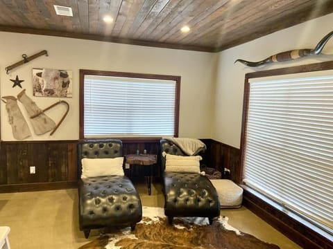 River Access Pet Friendly Fishing Sleeps 4 House in Kyle