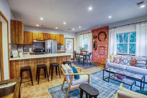 River Access Grill Firepit Sleeps 5 House in Kyle