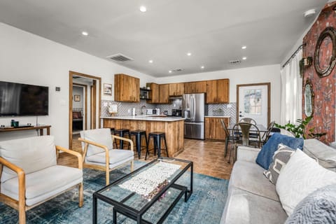 River Access Grill Firepit Sleeps 5 House in Kyle