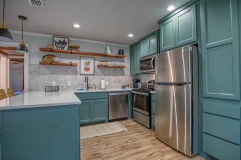 River Access Pet Friendly Fishing BBQ Sleeps 5 House in Kyle