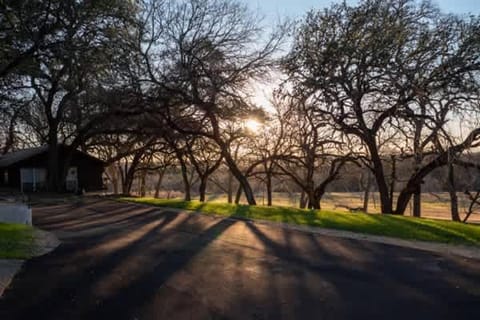 River Access Pet Friendly Fishing BBQ Sleeps 5 House in Kyle