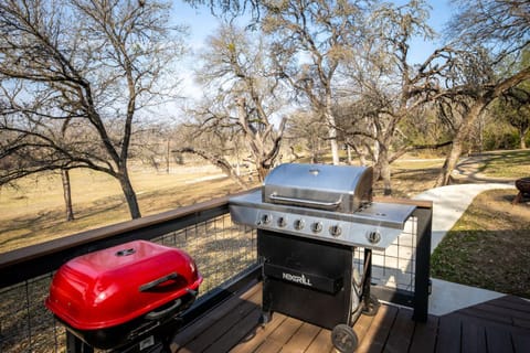 River Access Fire Pit BBQ Sleeps Sleeps 17 House in Kyle