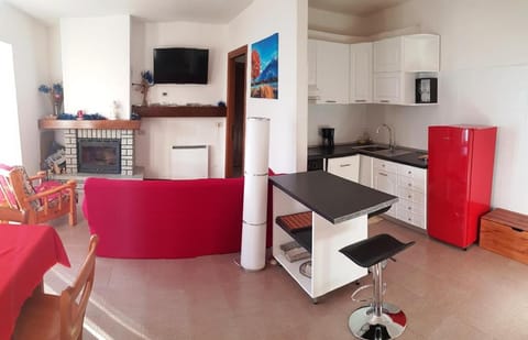 Kitchen or kitchenette, Living room