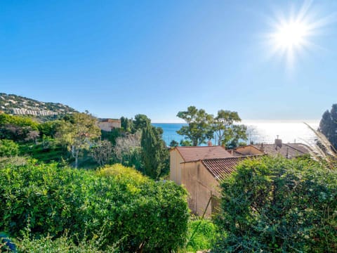 Studio cocon vue mer, 4 pers, Wi-Fi inclus - FR-1-827-88 Apartment in Roquebrune-Cap-Martin