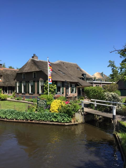 Facade/entrance, River view