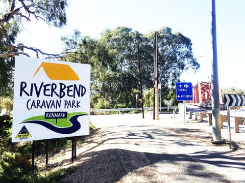 Riverbend Caravan Park Renmark Campground/ 
RV Resort in Renmark