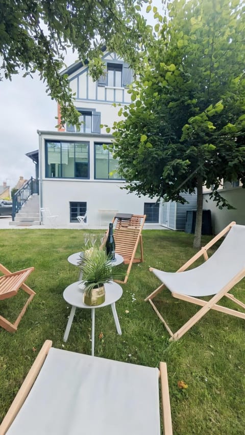 Villa des Jardins, maison familiale 14 personnes proche plage House in Normandy