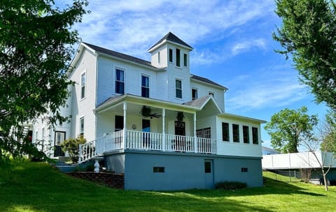 Property building, Spring, Day