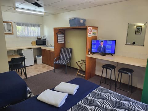 Affordable Gold City Motel Motel in Charters Towers