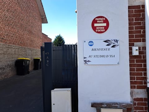 Property logo or sign, Logo/Certificate/Sign, Street view