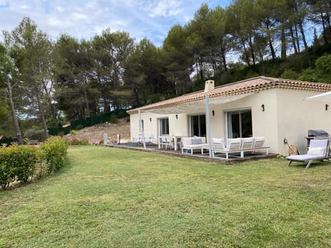 Maison à la campagne avec piscine House in French Riviera