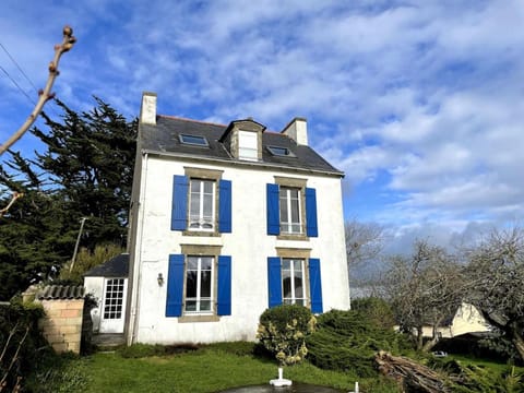 Property building, Garden view, Sea view