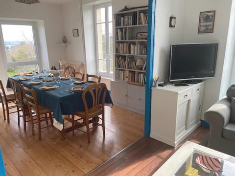 Library, TV and multimedia, Living room, Dining area
