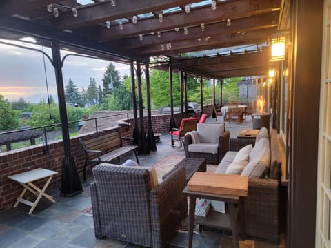 View (from property/room), Balcony/Terrace, Balcony/Terrace, Seating area