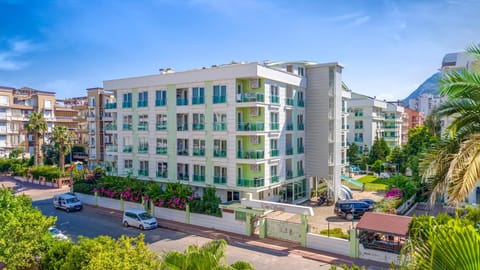 Property building, Spring, Day, Neighbourhood, Street view, Location, Parking