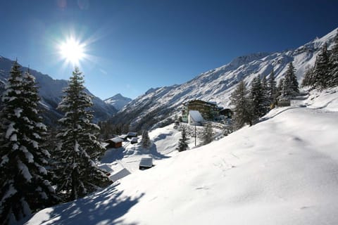 Off site, Day, Natural landscape, Winter, Skiing, Mountain view