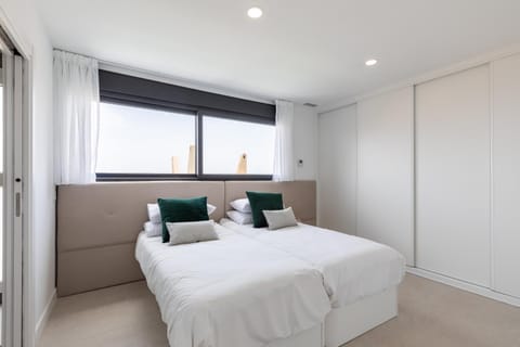 Bed, Day, Photo of the whole room, Bedroom, towels, wardrobe